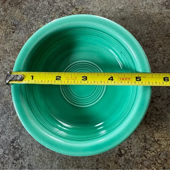 One Med Green FiestaWare rimmed Bowl Rare color Measures 5 1/2” x 1 1/2” HLC Co - Picture 5 of 7
